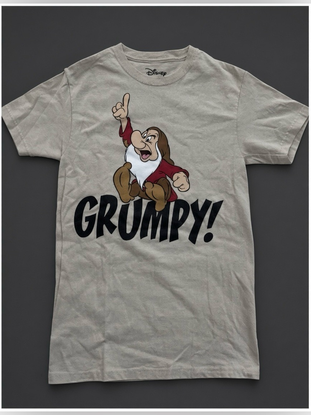 Disney snow white dwarf GRUMPY! graphic tee - size adult Small